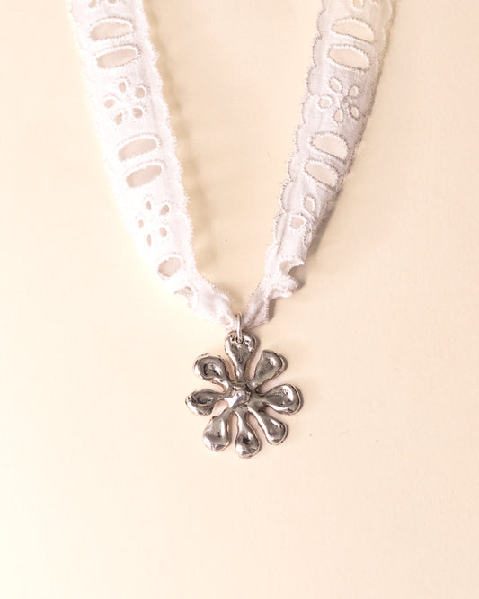 Collier Lace Bloom